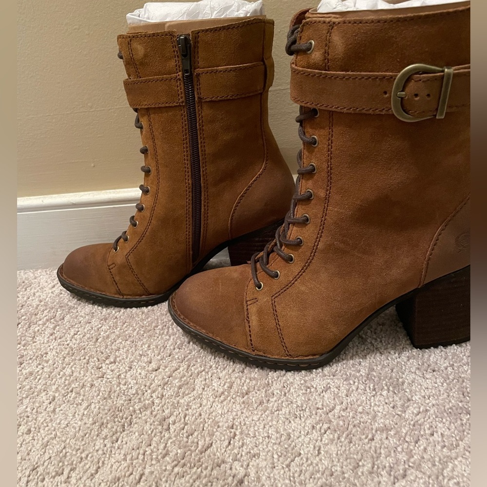Brand New Born Cass Rust (Tobacco) Distressed Boots Size 9.5